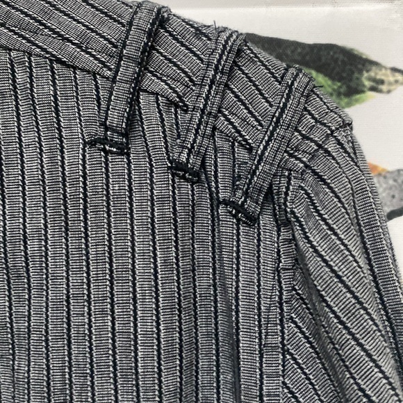 Ocean Current  Mens Button Up Shirt Size L Dark Gray Striped Long Sleeve (M-459) - Picture 9 of 10